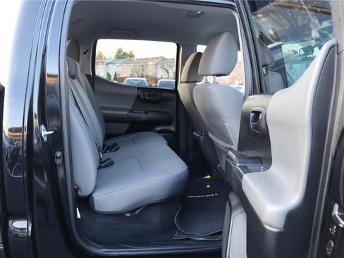 Used 2022 Toyota Tacoma SR image 28