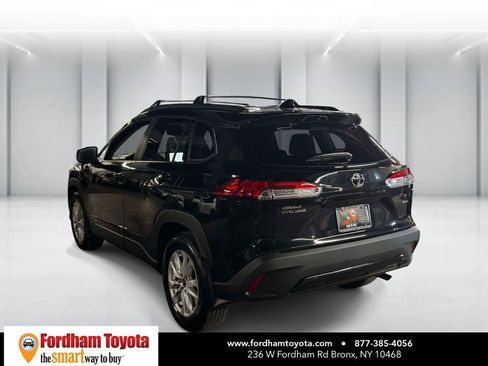 Used 2023 Toyota Corolla Cross LE w/ Moonroof Package AWD/4WD image 5