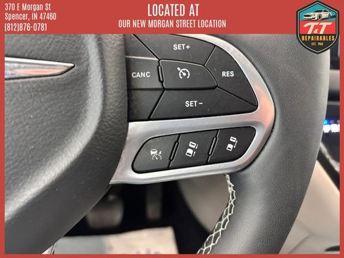 Used 2024 Chrysler Pacifica Touring-L FWD image 71