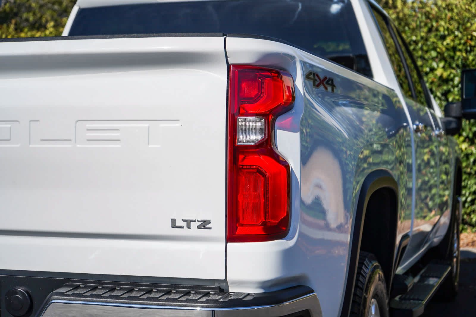 Used 2024 Chevrolet Silverado 2500 LTZ AWD/4WD image 7