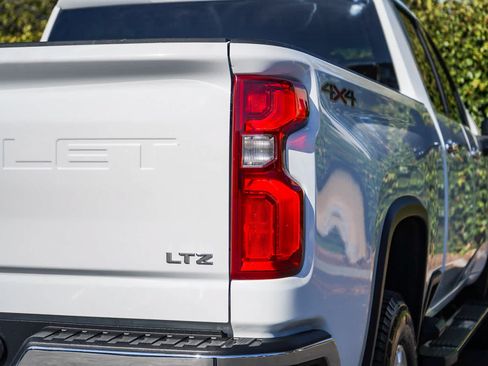 Used 2024 Chevrolet Silverado 2500 LTZ AWD/4WD image 7