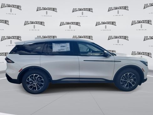 New 2026 Lincoln Nautilus Premier image 6