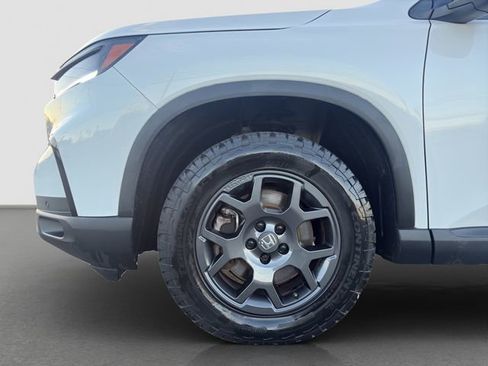 Certified 2024 Honda Pilot TrailSport image 21