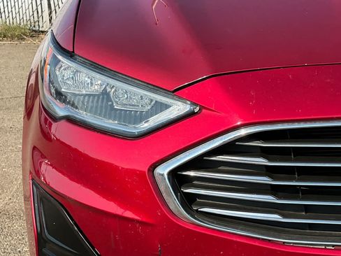 Used 2019 Ford Fusion SEL FWD image 17