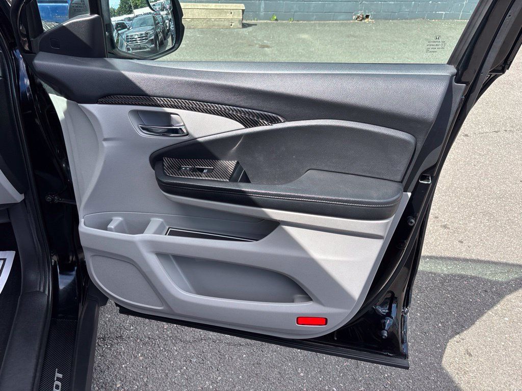 Used 2021 Honda Pilot EX image 28