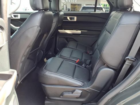 Certified 2023 Ford Explorer XLT w/ Equipment Group 202A AWD/4WD image 4