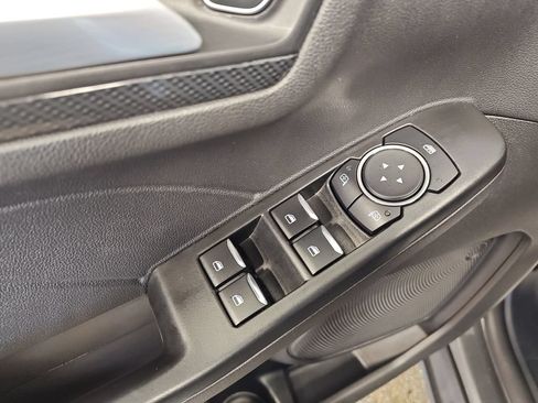 Used 2025 Ford Escape ST-Line Select AWD/4WD image 17