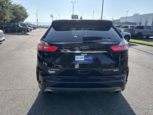 Used 2019 Ford Edge Titanium w/ Equipment Group 301A AWD/4WD image 6
