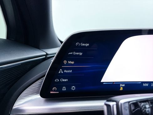 Used 2024 Cadillac Lyriq Sport RWD image 38