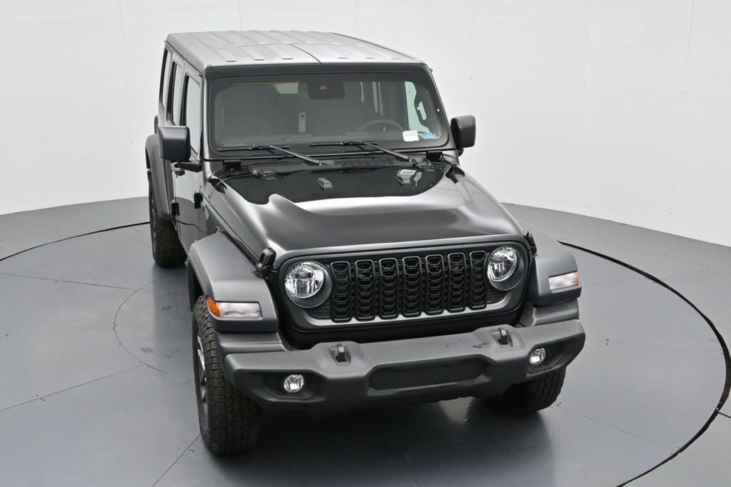 Used 2024 Jeep Wrangler Unlimited Sport AWD/4WD image 14