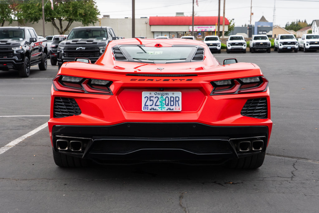 Used 2025 Chevrolet Corvette Stingray Coupe w/ 1LT RWD image 5