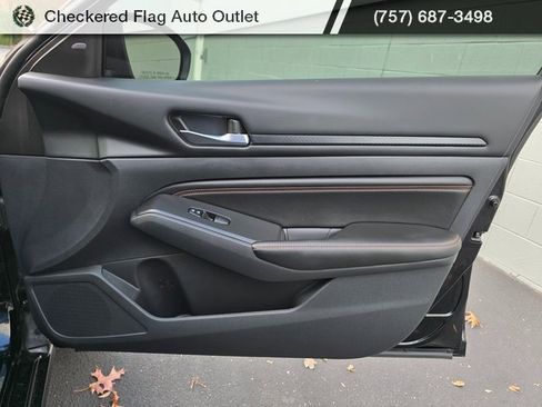 Used 2022 Nissan Altima 2.0 SR image 44