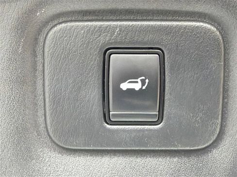 Used 2020 Nissan Pathfinder SL image 19