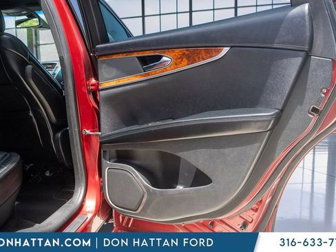 Used 2016 Lincoln MKX Reserve w/ Technology Package AWD/4WD image 21