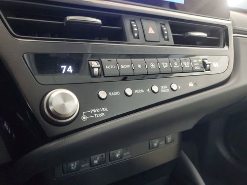 New 2025 Lexus ES 350 w/ Premium Package image 16