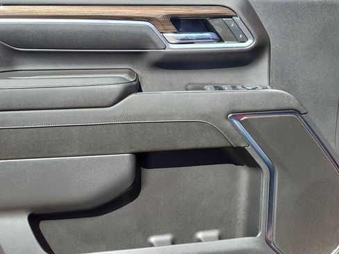 Used 2024 Chevrolet Silverado 2500 LT w/ Convenience Package image 28