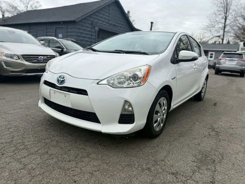 Used 2014 Toyota Prius C Two image 1
