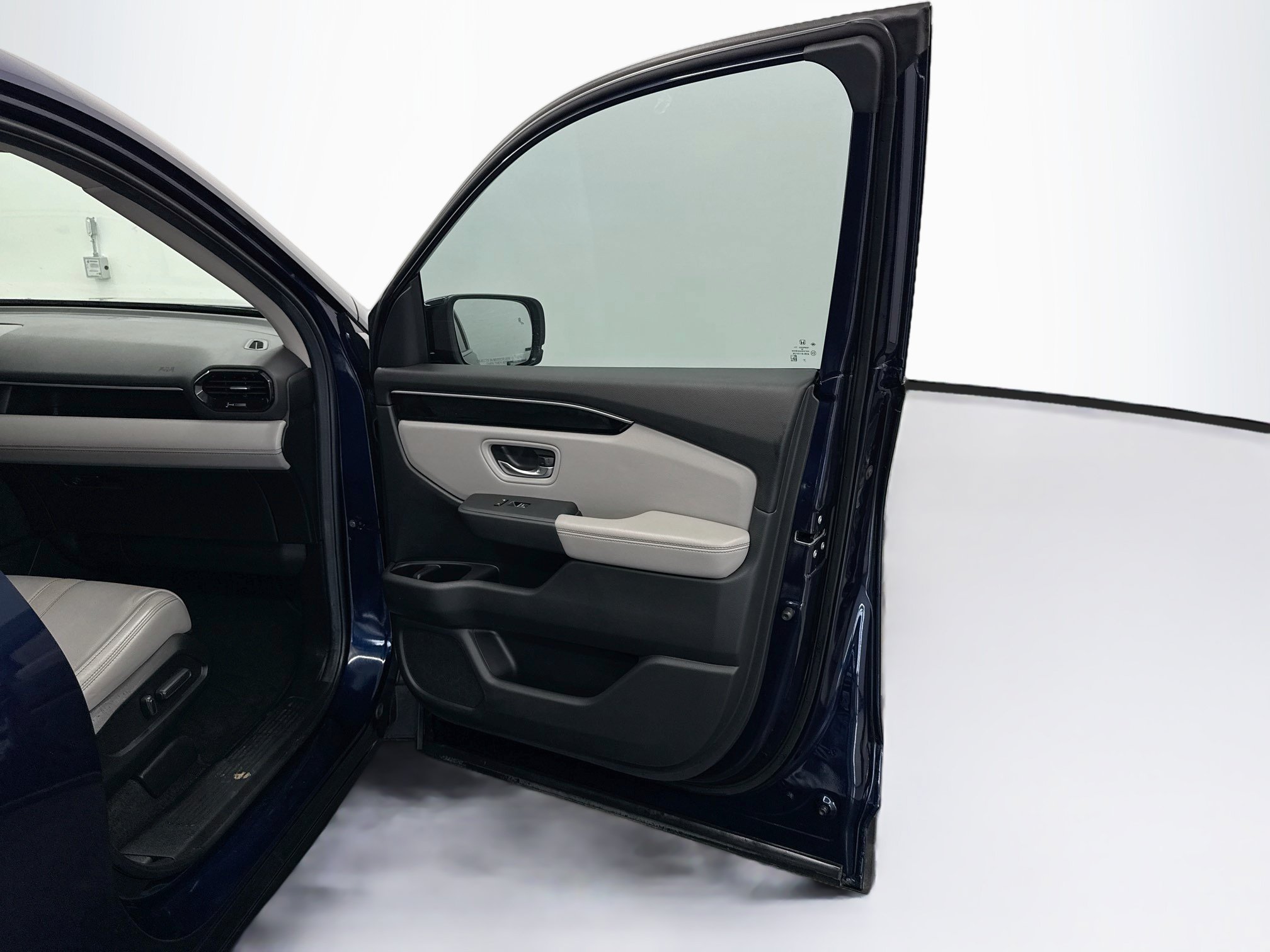 Used 2025 Honda Pilot EX-L image 32