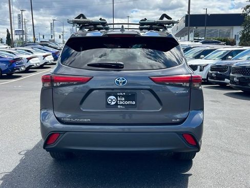 Used 2020 Toyota Highlander XLE AWD/4WD image 10