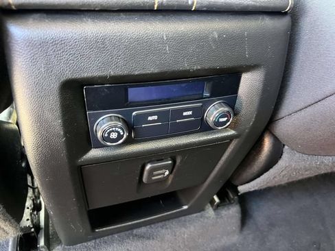 Used 2019 Chevrolet Traverse LT FWD image 14