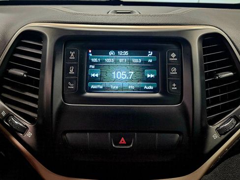 Used 2015 Jeep Cherokee Latitude image 16