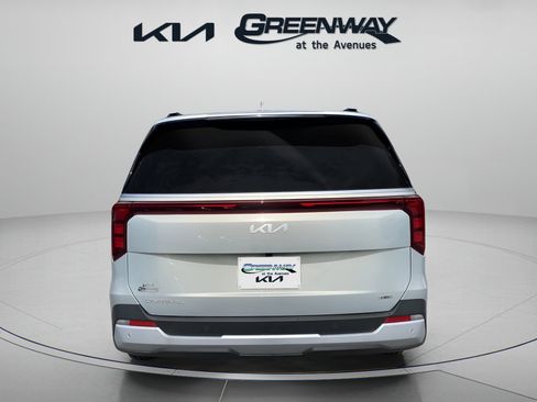 Used 2025 Kia Carnival EX FWD image 3