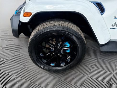 Used 2023 Jeep Wrangler Unlimited Sahara w/ Cold Weather Group AWD/4WD image 35