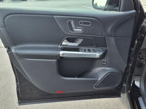 New 2025 Mercedes-Benz GLB 250 4MATIC image 11