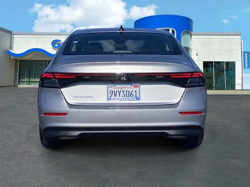 Certified 2025 Honda Accord SE image 5