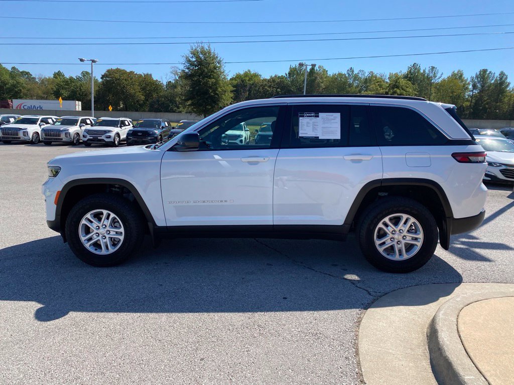 Used 2025 Jeep Grand Cherokee Laredo w/ MOPAR Finishing Package RWD image 4