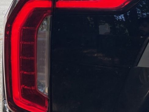 Used 2021 GMC Yukon Denali image 10