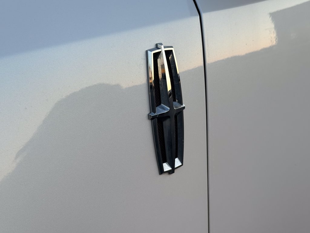 Used 2018 Lincoln MKT AWD image 49