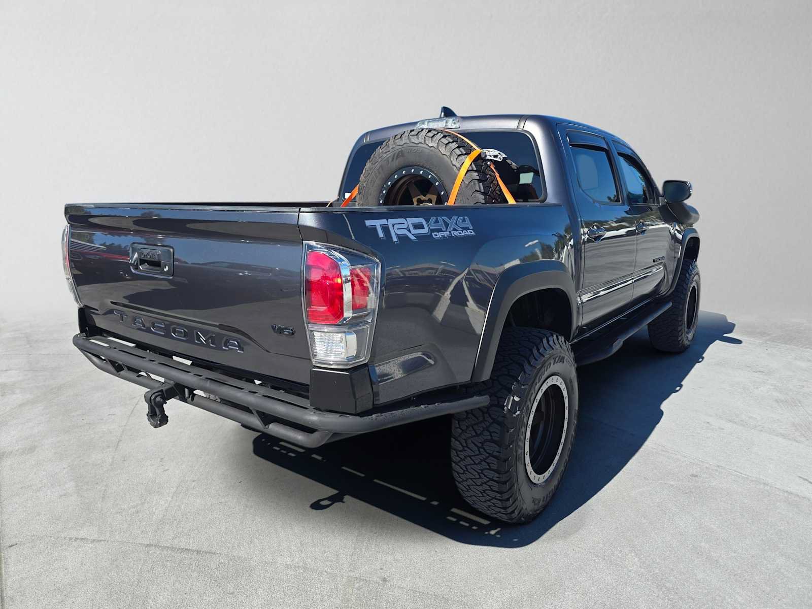 Used 2023 Toyota Tacoma TRD Off-Road w/ Black Out Package (TMS) AWD/4WD image 3