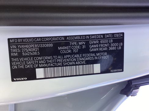 Certified 2025 Volvo XC90 T8 Plus w/ Protection Package Premier image 37