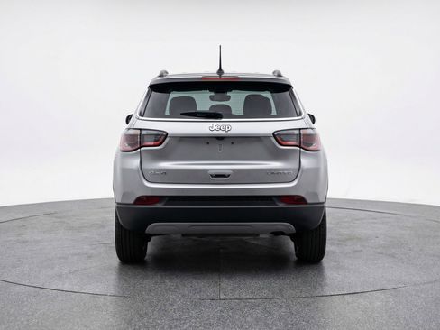 Used 2025 Jeep Compass Trailhawk image 7