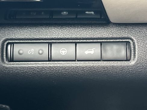 Used 2022 Nissan Pathfinder SV w/ SV Premium Package image 33