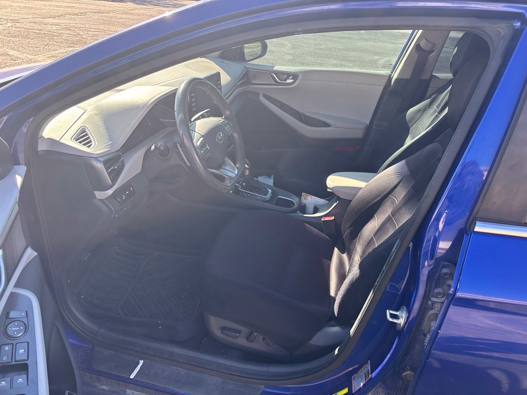 Used 2020 Hyundai Ioniq SEL FWD image 12