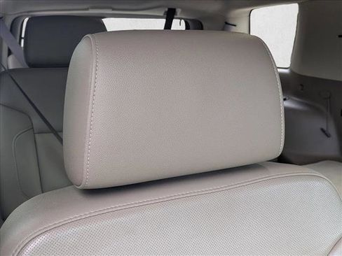 Used 2019 GMC Yukon SLT w/ Premium Edition image 14