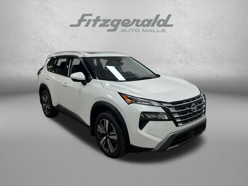 Used 2025 Nissan Rogue SL w/ SL Premium Package FWD image 8
