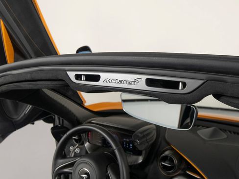 Used 2024 McLaren 750S Spider RWD image 33