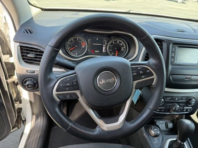 Used 2016 Jeep Cherokee Latitude AWD/4WD image 20