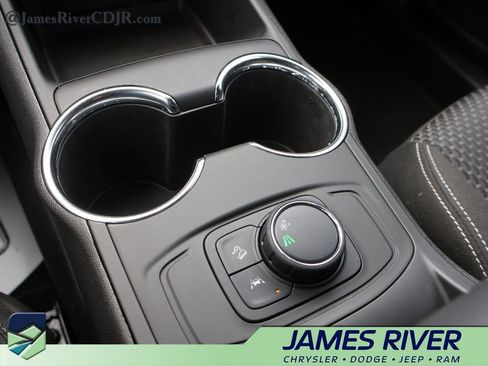 Used 2022 GMC Terrain SLE FWD image 37