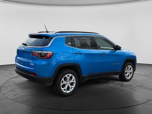 Used 2024 Jeep Compass Latitude AWD/4WD image 8