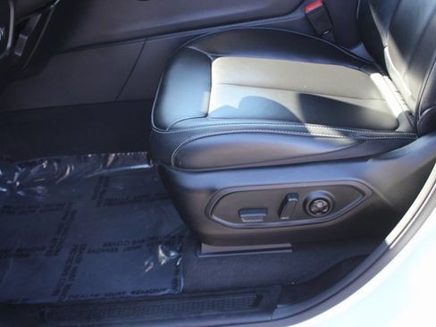 Used 2024 Jeep Grand Cherokee Limited image 17