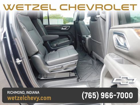 Used 2023 Chevrolet Suburban Premier w/ Advanced Technology Package AWD/4WD image 23