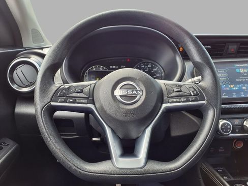 Used 2023 Nissan Kicks SV FWD image 12