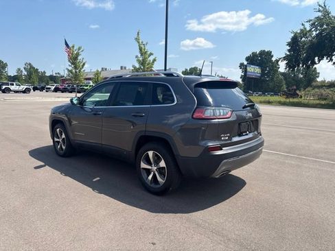 Used 2019 Jeep Cherokee Limited AWD/4WD image 3