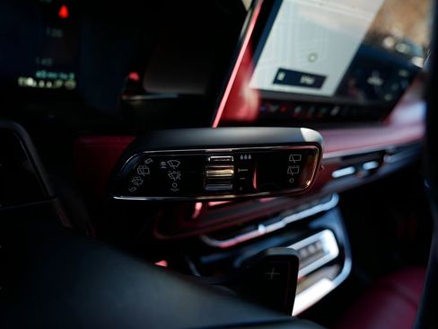 Certified 2023 Lincoln Corsair Reserve w/ Equipment Group 202A image 28