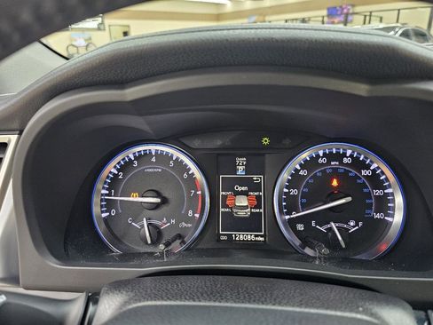 Used 2015 Toyota Highlander XLE AWD/4WD image 32