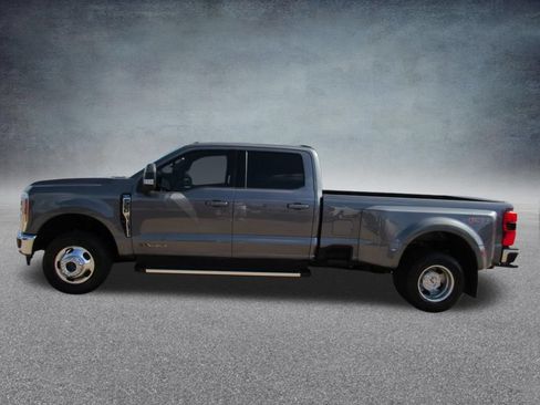 Used 2023 Ford F350 Lariat w/ FX4 Off-Road Package AWD/4WD image 3